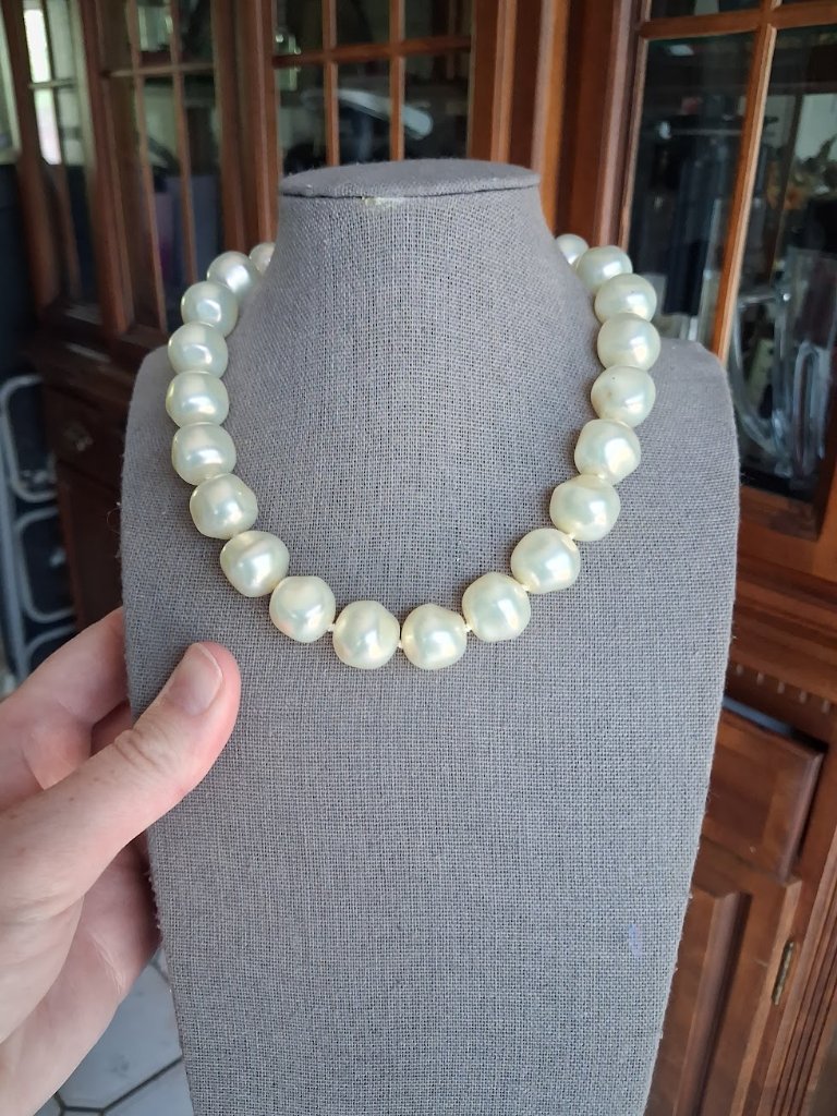 Vintage 16 Inch Marvella Necklace 18$